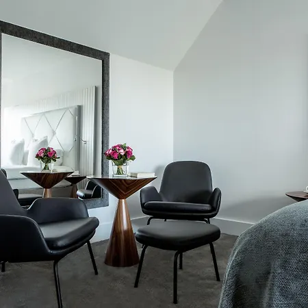 Hotel Le Parisis - Tour Eiffel 4*