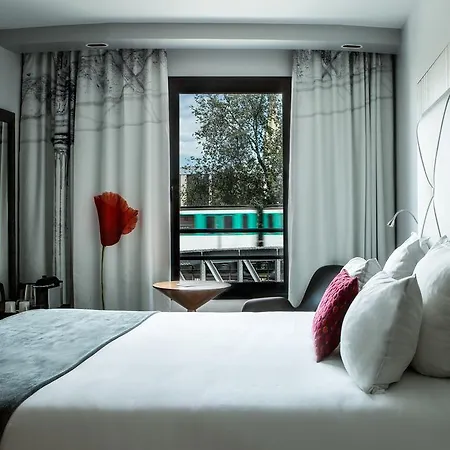 Hotel Le Parisis - Tour Eiffel 4*