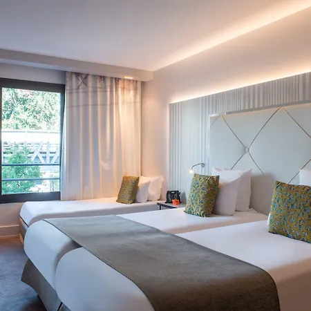 Le Parisis - Tour Eiffel Hotel