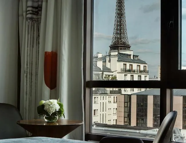 Le Parisis - Tour Eiffel Hotel 4*