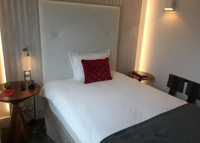 Hotel Le Parisis - Tour Eiffel