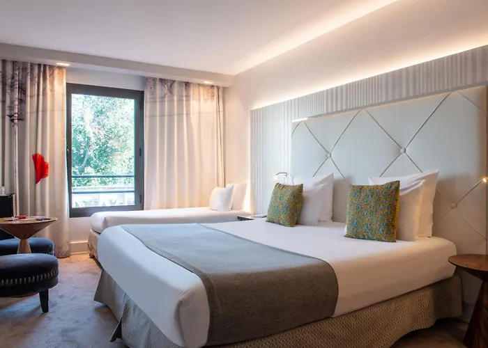 Otel Le Parisis - Tour Eiffel 4*