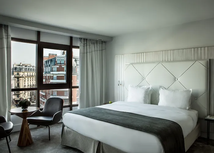 Le Parisis - Tour Eiffel 4* Parijs