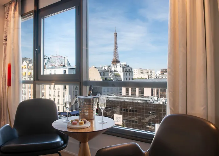 Hotel Le Parisis - Tour Eiffel 4*