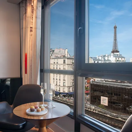 Le Parisis - Tour Eiffel Отель 4*