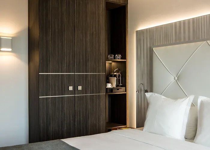 Le Parisis - Tour Eiffel 4* Paříž