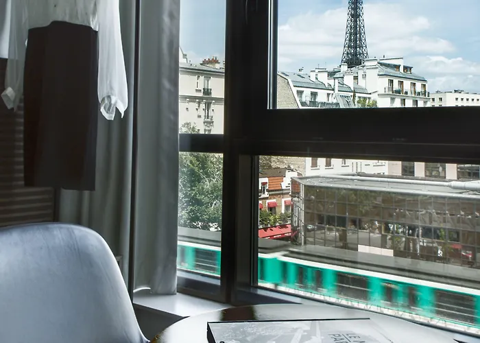 Le Parisis - Tour Eiffel Hotel
