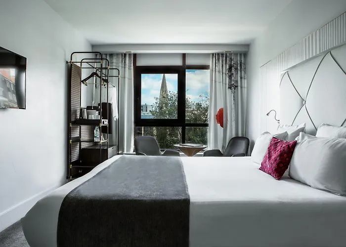 Le Parisis - Tour Eiffel Hotel 4*